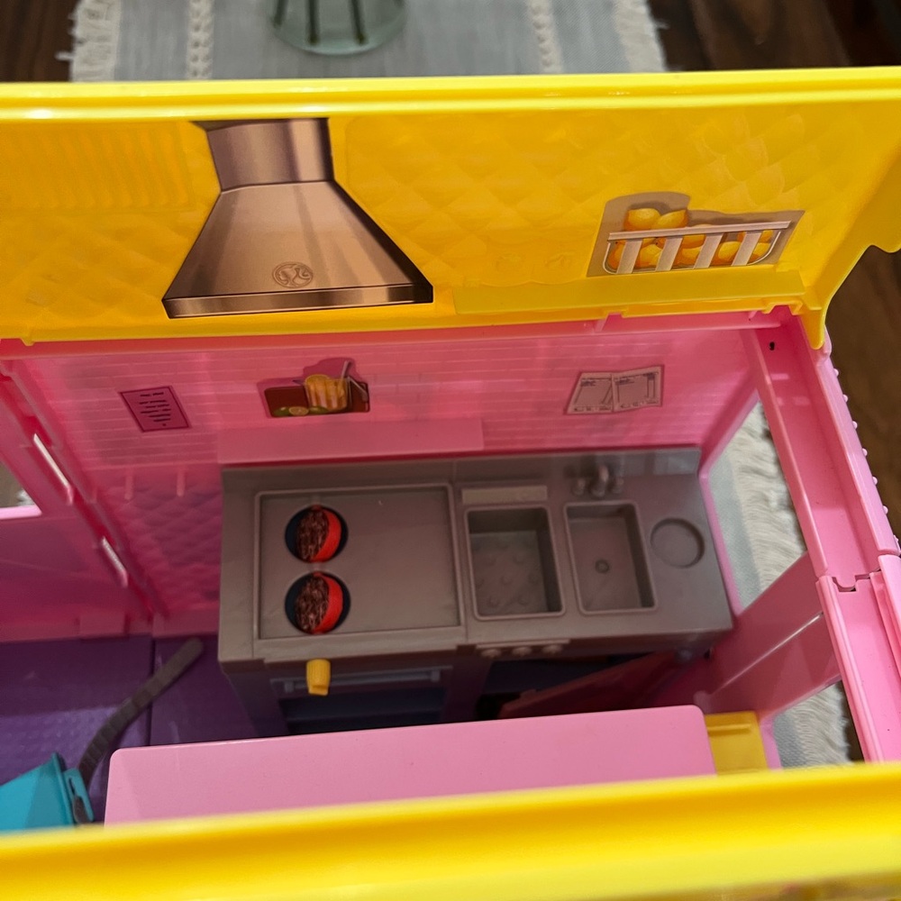 Barbie 2020 Lemonade Truck Playset Kids Toy EUC - Picture 6 of 11